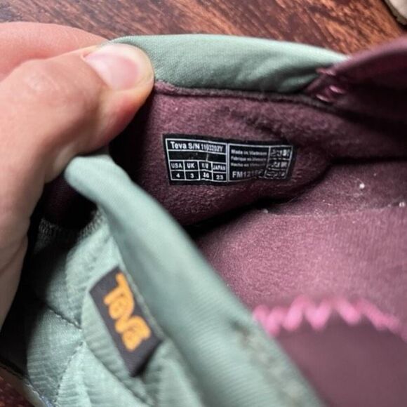 Teva Ember Moccasins Slip on Girls Shoes Kids shoes slip on shoes Size 4 - Picture 8 of 8